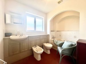 Family Bathroom- click for photo gallery